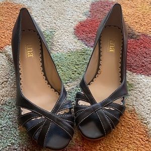A.N.A  Color Blk  size 61/2